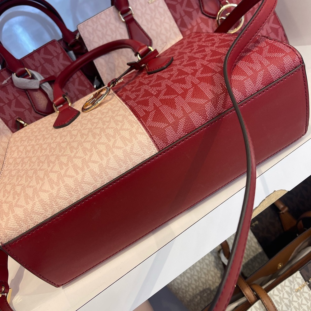 MICHAEL KORS Sheila Medium Two-Tone Metallic Signature Logo Satchel
Cherry Multi - Picture 11 of 16